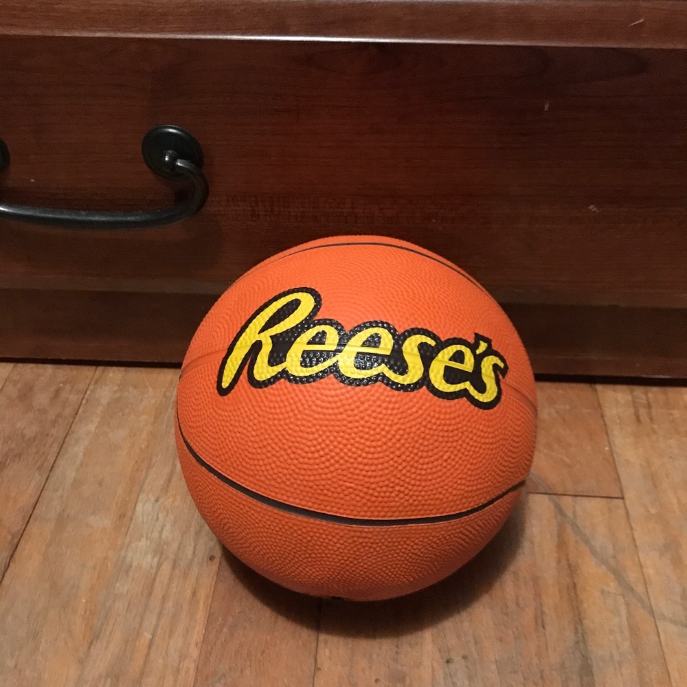 Reeses Basketball toy